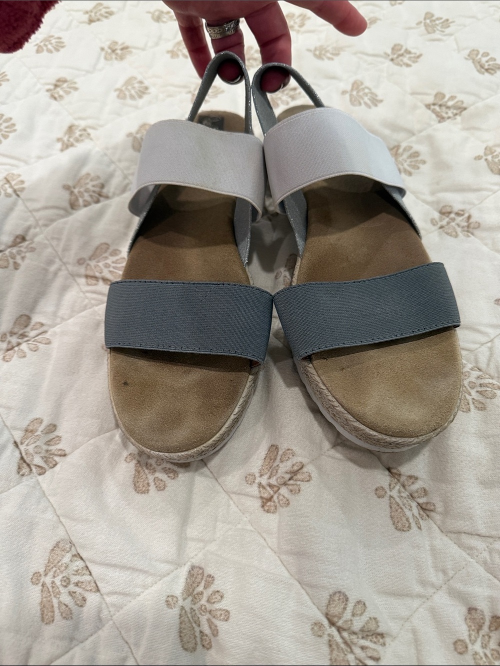 CHARLESTON SHOE CO. Two-Tone Gray and Light Gray Elastic Strap Sandals